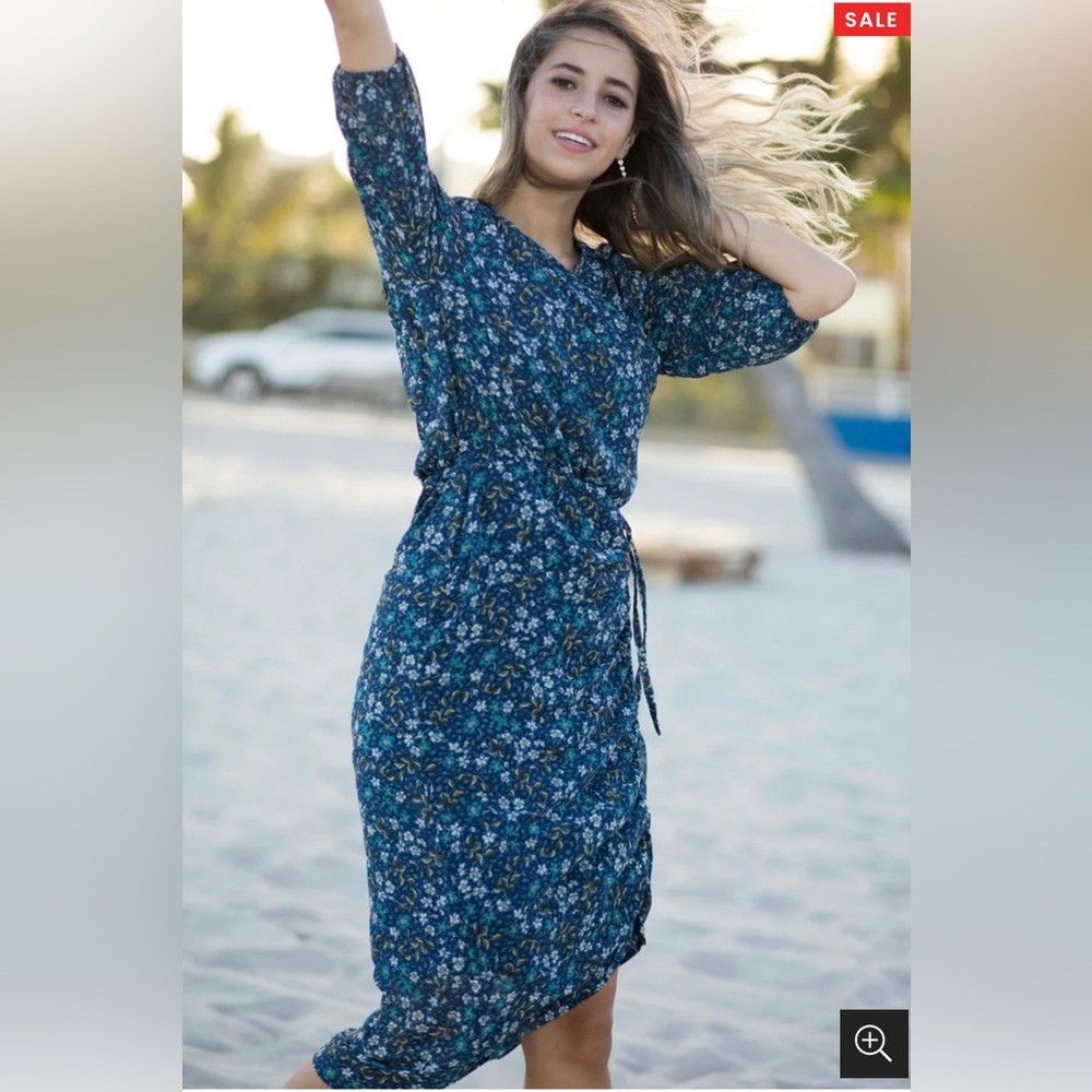 Adina Las Vegas  Vera Chiffon Navy Teal Ruched Midi Dress in size S.